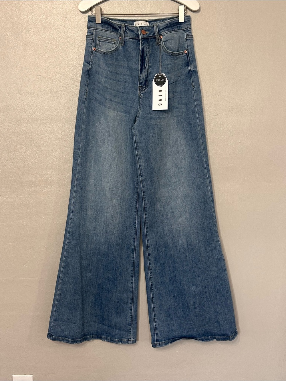 Saige Denim High Rise Super Wide Leg Jeans Style P7037M Size 0 Waist 24
